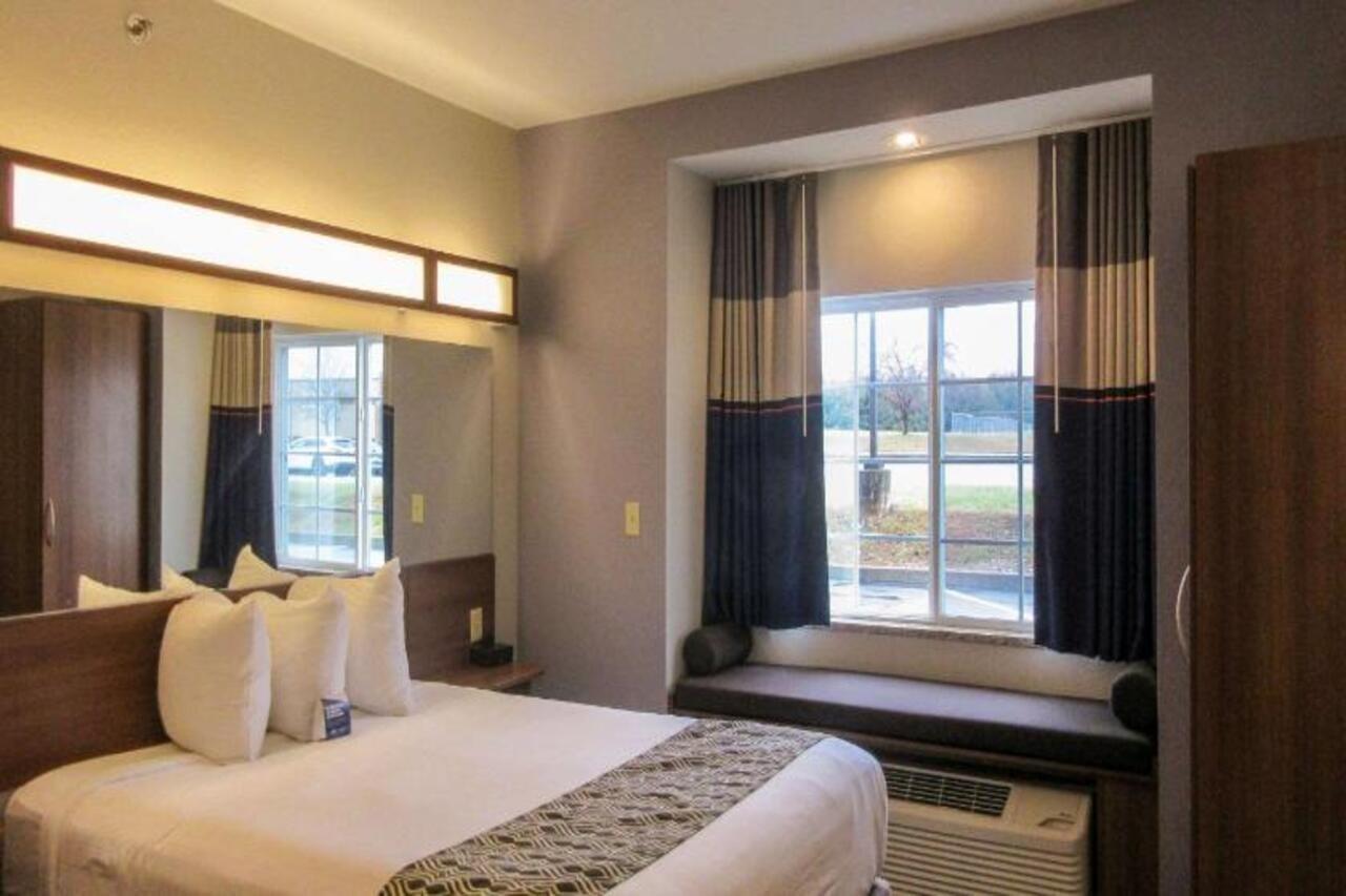 Quality & I-77 Hotel Caldwell