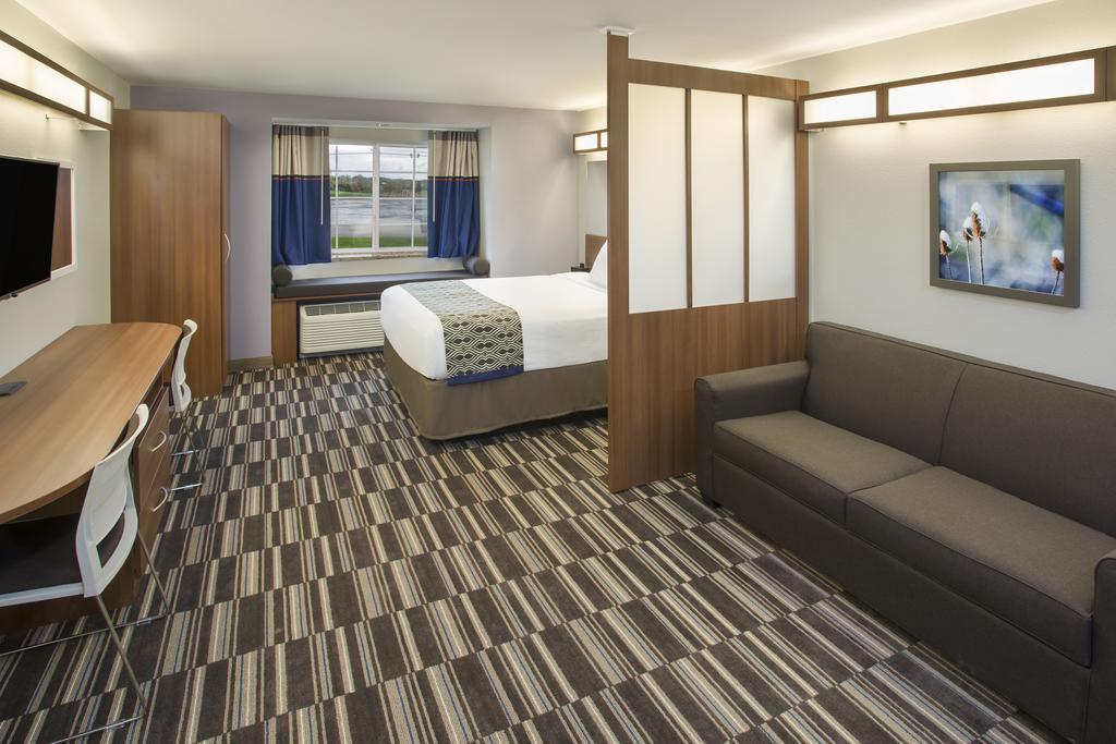 Quality & I-77 Hotel 2*